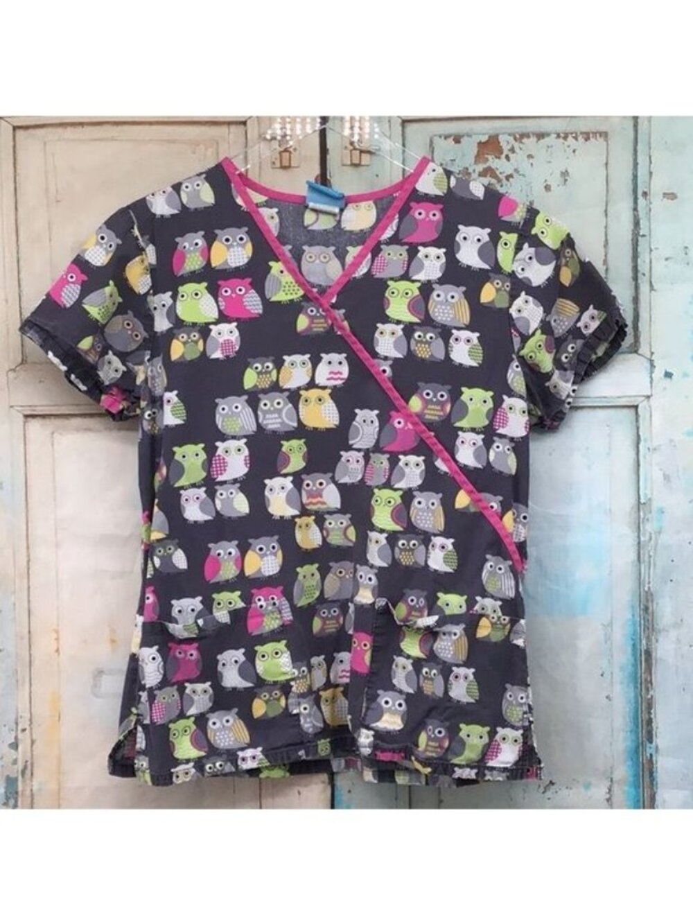 Scrub H.Q. Womens Owl Print V-Neck Scrub Top With Pink Trim Pockets & Short Slee